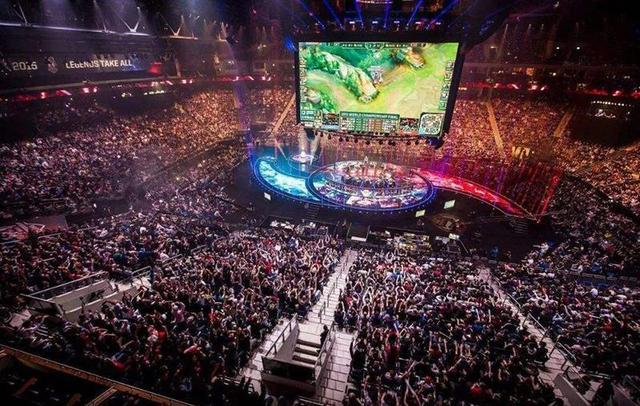 iG复仇战术碾压FPX！阿萝拉青铜操作成比赛转折点